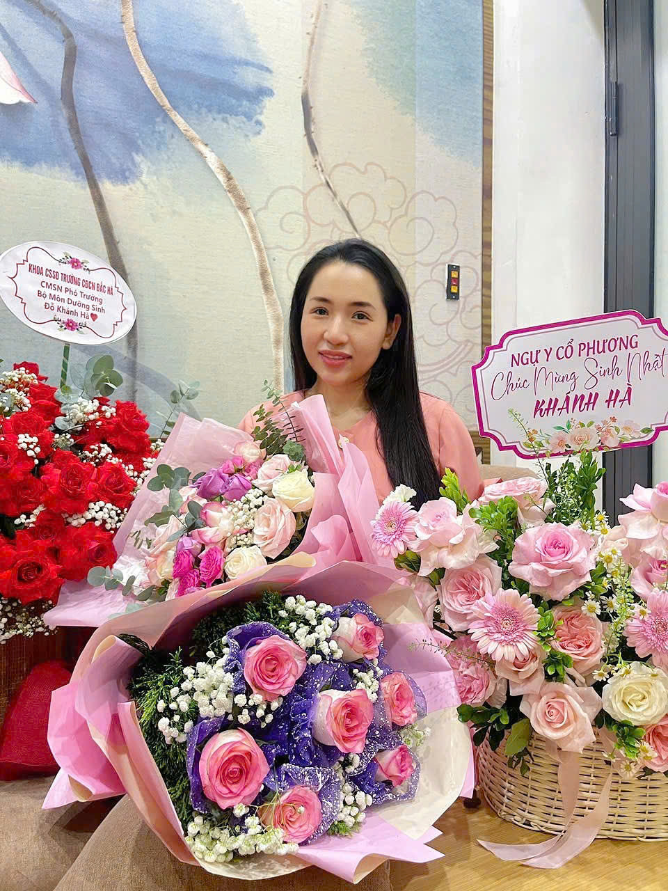 “Nhẹ từ vai xuống chân – trải nghiệm ngay khi còn lịch trống!”📩 Inbox giữ lịch ngay nếu bạn đang:– Vai gáy nặng, lưng mỏi– Chân nặng, đi lại nhanh mệt– Cơ thể uể oải cả ngày👉 Đừng chờ nữa… làm xong là thấy khác liền!😄 Chỉ cần một buổi tại Hà Đan DưỡngBạn sẽ cảm nhận rõ:– Vai nhẹ trước– Lưng thả lỏng dần– Rồi cảm giác nhẹ lan xuống tận chânMột trải nghiệm rất “đã”…Không phải tưởng tượng, mà cơ thể cảm nhận rõ🌿 Phương pháp dưỡng sinh Đông y tập trung:✔ Khai thông kinh lạc toàn thân✔ Tác động đúng huyệt – giải phóng điểm tắc✔ Giúp khí huyết lưu thông từ trên xuống dưới✔ Kết hợp thảo dược giúp cơ thể ấm và thư giãn sâu😌 Sau khi kết thúc…– Người nhẹ hẳn– Đi lại thoải mái– Cơ thể dễ chịu từ trên xuống dưới💛 Làm một lần là hiểu cảm giác “nhẹ toàn thân” là như thế nào📩 Inbox ngay để đặt lịch⚠️ Lịch đang kín rất nhanh – ưu tiên khách đặt sớm!________________________________________#duongsinhdongy #toanthang #thugiansau #spa #HaDanDuong