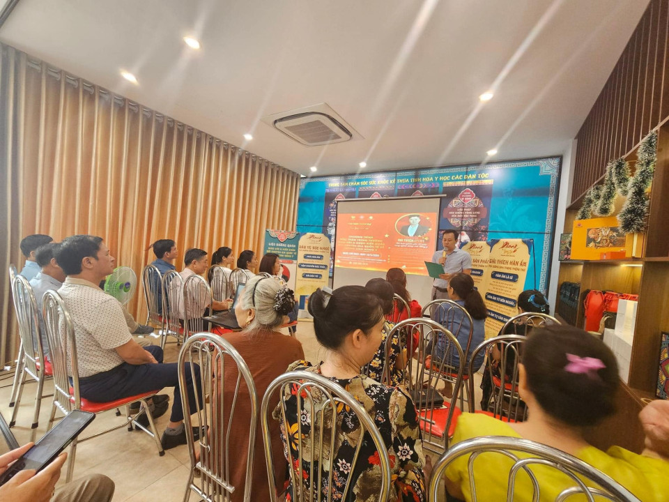 Lời nói đi đôi với hành động.Ngày nghỉ mà đối tác không cho nghỉ.!