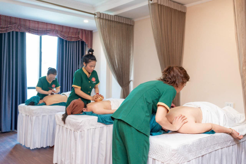 🔰🔰🔰Làm đẹp khoa học - dưỡng sinh chuyên nghiệp với những phương pháp chăm sóc độc đáo được các chuyên gia đầu ngành nghiên cứu giúp khách hàng đạt hiệu quả cao trong trị liệu kết hợp với những bộ sản phẩm cao cấp độc quyền "Giúp khách hàng khoẻ mạnh là sứ mệnh của chúng tôi”